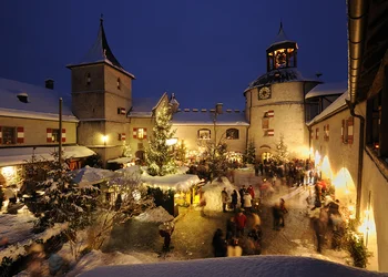 Romantischer Adventmarkt auf der Burg Hohenwerfen